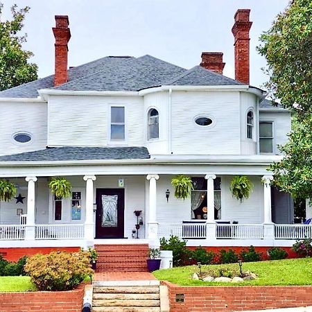 Simmons-Bond Inn Bed & Breakfast Toccoa Exterior photo